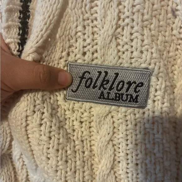 Chunky Cream Cable Knit Cardigan with Contrast Trim - Picture 6 of 8